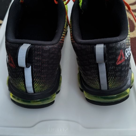 Men's Reebok size 9.5 - Picture 3 of 5